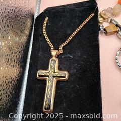 MaxSold Auction: Misc lot of jewelry necklaces etc - Waterford (New Jersey, USA) SELLER MANAGED Downsizing Online Auction - Chew Road