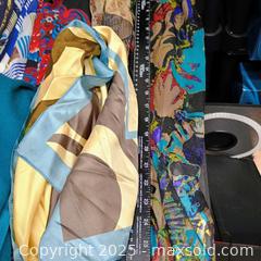 MaxSold Auction: Misc scarf lot (10) - Waterford (New Jersey, USA) SELLER MANAGED Downsizing Online Auction - Chew Road