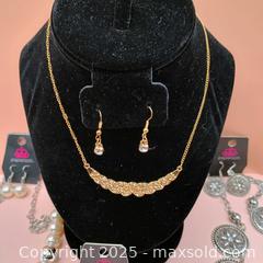 MaxSold Auction: Paparazzi earring and necklace lot NEW (10) - Waterford (New Jersey, USA) SELLER MANAGED Downsizing Online Auction - Chew Road