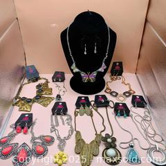 MaxSold Auction: Paparazzi Earring and Necklace set Lot (10) NEW - Waterford (New Jersey, USA) SELLER MANAGED Downsizing Online Auction - Chew Road