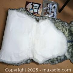 MaxSold Auction: Sheepskin rug rubber  - Waterford (New Jersey, USA) SELLER MANAGED Downsizing Online Auction - Chew Road