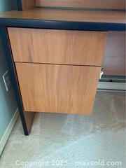 MaxSold Auction: Corner Desk - Victoria (British Columbia, Canada) PARTNER MANAGED Moving Online Auction - Sutlej Street (CONDO)