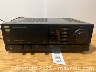 MaxSold Auction: Stereo Amplifier - Ottawa (Ontario, Canada) SELLER MANAGED Downsizing Online Auction - Landover Crescent