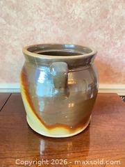 MaxSold Auction: Antique Ceramic Pot made in Belleville Ontario - Toronto (Ontario, Canada) SELLER MANAGED Downsizing Online Auction - Grenview Boulevard South