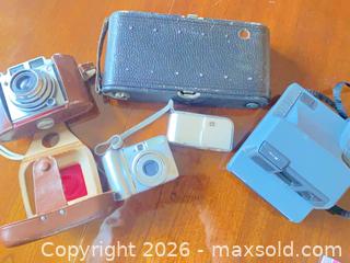 MaxSold Auction: Lot of 5 Cameras  - Toronto (Ontario, Canada) SELLER MANAGED Downsizing Online Auction - Grenview Boulevard South