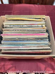 MaxSold Auction: Record lot 2 - New Tecumseth (Ontario, Canada) SELLER MANAGED Downsizing Online Auction - Maple Avenue West