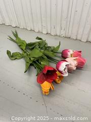 MaxSold Auction: Fake Flowers  - Markham (Ontario, Canada) SELLER MANAGED Downsizing Online Auction - Alden Road (STORAGE)