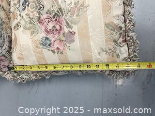 MaxSold Auction: Lot of 6 Floral Cushions - Markham (Ontario, Canada) SELLER MANAGED Downsizing Online Auction - Alden Road (STORAGE)