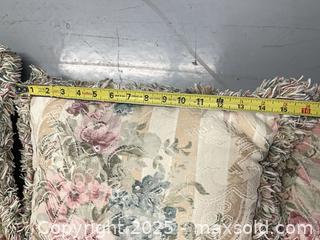 MaxSold Auction: Lot of 6 Floral Cushions - Markham (Ontario, Canada) SELLER MANAGED Downsizing Online Auction - Alden Road (STORAGE)