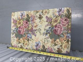 MaxSold Auction: Vintage Floral Wooden Bench/Seat/Stool - Markham (Ontario, Canada) SELLER MANAGED Downsizing Online Auction - Alden Road (STORAGE)