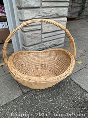 MaxSold Auction: Basket - Toronto (Ontario, Canada) SELLER MANAGED Downsizing Online Auction -  Anglesey Boulevard