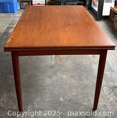 MaxSold Auction: MCM Solid Teak Extendable Dining Table - Toronto (Ontario, Canada) PARTNER MANAGED Reseller Online Auction -  Queen Street West