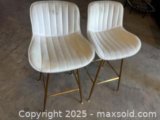 MaxSold Auction: Set of 2 Upholstered Bar/Counter Stools, White Seats, Gold Legs - needs cleaning - Garden City (Georgia, USA) SELLER MANAGED Downsizing Online Auction -  Bryce Industrial Drive