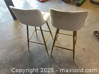 MaxSold Auction: Set of 2 Upholstered Bar/Counter Stools, White Seats, Gold Legs - needs cleaning - Garden City (Georgia, USA) SELLER MANAGED Downsizing Online Auction -  Bryce Industrial Drive