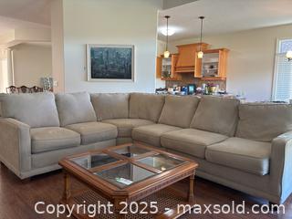 MaxSold Auction: Sectional D - London (Ontario, Canada) PARTNER MANAGED Downsizing Online Auction - Jack Nash Drive
