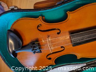MaxSold Auction: 4/4 Full-Size Violin with Case, Bow and Accessories - Oakville (Ontario, Canada) SELLER MANAGED Downsizing Online Auction - Pen Street