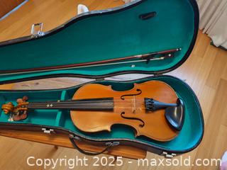 MaxSold Auction: 4/4 Full-Size Violin with Case, Bow and Accessories - Oakville (Ontario, Canada) SELLER MANAGED Downsizing Online Auction - Pen Street
