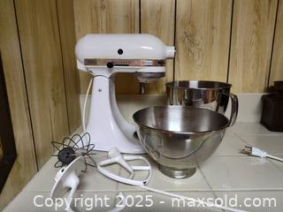 MaxSold Auction: KitchenAid mixer - Oakville (Ontario, Canada) SELLER MANAGED Downsizing Online Auction - Pen Street