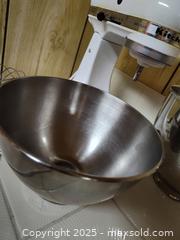 MaxSold Auction: KitchenAid mixer - Oakville (Ontario, Canada) SELLER MANAGED Downsizing Online Auction - Pen Street