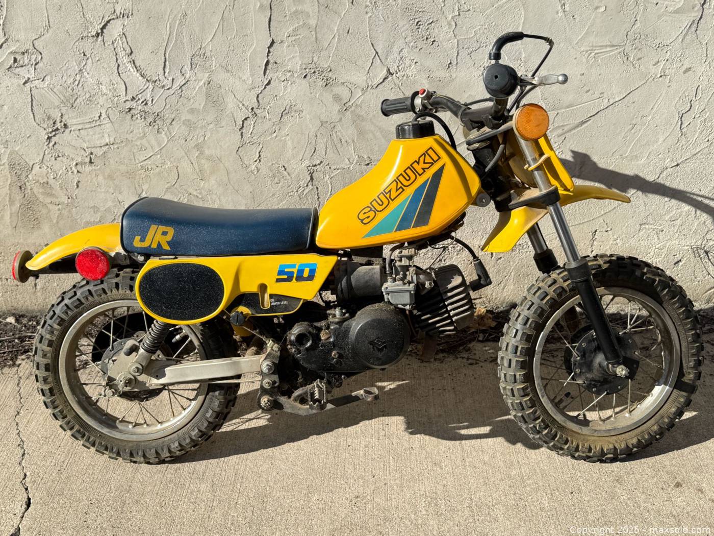 ジュニアJr　50cm金 1983 Suzuki JR50 mini dirt bike with accessories | Maxsold