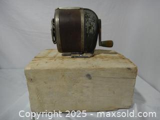 MaxSold Auction: VINTAGE BOSTON MODEL KS PENCIL SHARPENER ON WOOD BLOCK - Ajax (Ontario, Canada) SELLER MANAGED Downsizing Online Auction - Noake Crescent