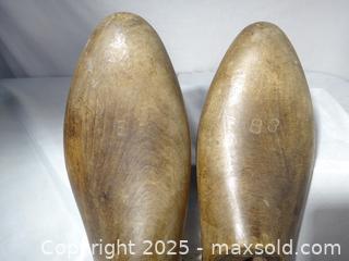 MaxSold Auction: VINTAGE WOOD SHOE STRETCHERS - Ajax (Ontario, Canada) SELLER MANAGED Downsizing Online Auction - Noake Crescent