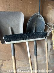 MaxSold Auction: Household Outdoor Tools.     B  - London (Ontario, Canada) PARTNER MANAGED Downsizing Online Auction - Bloomfield Drive