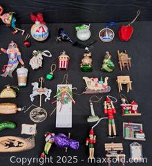 MaxSold Auction: Huge Assortment of Christmas Ornaments - Frederick (Maryland, USA) PARTNER MANAGED Reseller Online Auction -  English Muffin Way