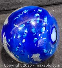 MaxSold Auction: Signed Paperweight  - Frederick (Maryland, USA) PARTNER MANAGED Reseller Online Auction -  English Muffin Way