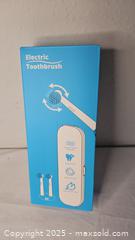 MaxSold Auction: Electric Toothbrush - Riverview (Florida, USA) SELLER MANAGED Downsizing Online Auction -  Holly Heath Drive