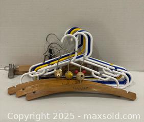 MaxSold Auction: Clothes hangers lot - Vaughan (Ontario, Canada) SELLER MANAGED Downsizing Online Auction - Abell Avenue
