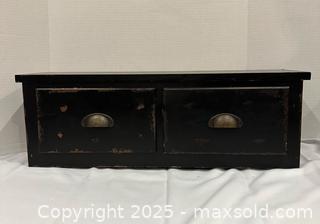 MaxSold Auction: Hanging  - Vaughan (Ontario, Canada) SELLER MANAGED Downsizing Online Auction - Abell Avenue