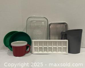 MaxSold Auction: Kitchen tray / container lot - Vaughan (Ontario, Canada) SELLER MANAGED Downsizing Online Auction - Abell Avenue