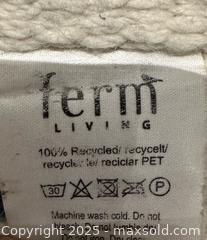 MaxSold Auction: Rug 28&#34; x 70&#34; - Vaughan (Ontario, Canada) SELLER MANAGED Downsizing Online Auction - Abell Avenue