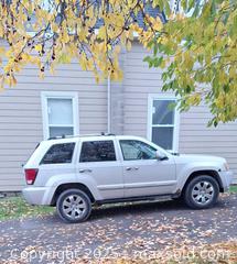 MaxSold Auction: 2010 Jeep Grand Cherokee A VIN: 1J4PR5GK0AC144439 - Ottawa (Ontario, Canada) PARTNER MANAGED Moving Online Auction - Manotick Main Street
