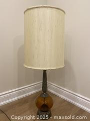 MaxSold Auction: Vintage-style lamp - Mississauga (Ontario, Canada) SELLER MANAGED Moving Online Auction - Nahani Way