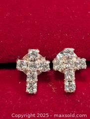 MaxSold Auction: Silver Earring - Toronto (Ontario, Canada) PARTNER MANAGED Downsizing Online Auction - Queen Street East