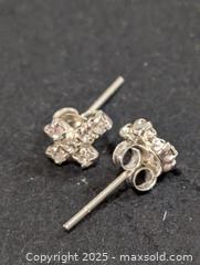 MaxSold Auction: Silver Earring - Toronto (Ontario, Canada) PARTNER MANAGED Downsizing Online Auction - Queen Street East