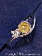 MaxSold Auction: Silver Ring,size 5.5 - Toronto (Ontario, Canada) PARTNER MANAGED Downsizing Online Auction - Queen Street East