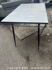 MaxSold Auction: Mid-Century Formica Dinette Set — 1950s Retro Kitchen Tab - Vaughan (Ontario, Canada) SELLER MANAGED Downsizing Online Auction -  Kingsbridge Circle