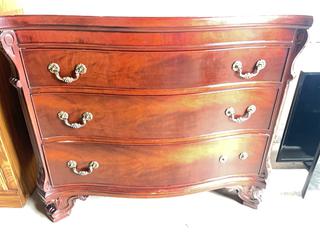 MaxSold Auction: Ornate Mahogany Serpentine Front Chest with Carved Details - Vaughan (Ontario, Canada) SELLER MANAGED Downsizing Online Auction -  Kingsbridge Circle