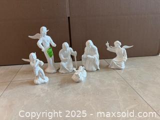 MaxSold Auction: Porcelain/Fine China Nativity Figurine Set, Glossy White, 6 Pieces - Lakeshore (Ontario, Canada) PARTNER MANAGED Estate Sale Online Auction - County Road 42