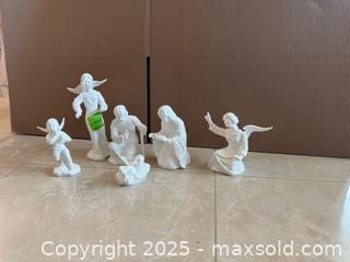 MaxSold Auction: Porcelain/Fine China Nativity Figurine Set, Glossy White, 6 Pieces - Lakeshore (Ontario, Canada) PARTNER MANAGED Estate Sale Online Auction - County Road 42