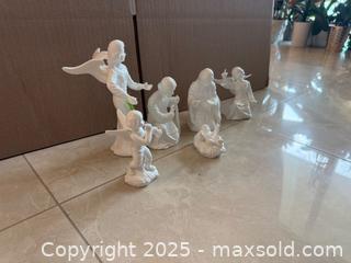 MaxSold Auction: Porcelain/Fine China Nativity Figurine Set, Glossy White, 6 Pieces - Lakeshore (Ontario, Canada) PARTNER MANAGED Estate Sale Online Auction - County Road 42