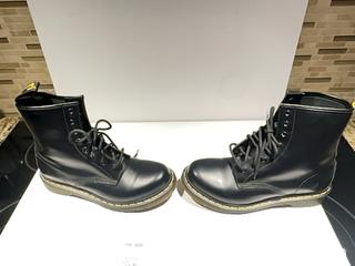 MaxSold Auction: Dr. Martens Women&#39;s Size 10  Black Leather Boots - Toronto (Ontario, Canada) SELLER MANAGED Downsizing Online Auction - Churchill Avenue