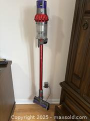 MaxSold Auction: Dyson V7/V8 Series Cordless Stick Vacuum - Cornwall (Ontario, Canada) SELLER MANAGED Moving Online Auction - Emma Avenue