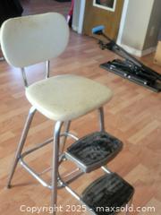 MaxSold Auction: Step stool - St. Thomas (Ontario, Canada) SELLER MANAGED Estate Sale Online Auction - Elm Street