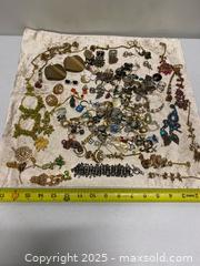 MaxSold Auction: Assorted Costume Jewelry Lot – Approx. 814g - Vancouver (British Columbia, Canada) SELLER MANAGED Reseller Online Auction - East 7th Avenue (STORAGE)              