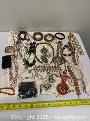 MaxSold Auction: Assorted Costume Jewelry Lot – Approx. 895g - Vancouver (British Columbia, Canada) SELLER MANAGED Reseller Online Auction - East 7th Avenue (STORAGE)              