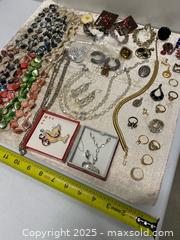 MaxSold Auction: Assorted Costume Jewelry Lot – Approx. 922g (Includes Boxed Sets) - Vancouver (British Columbia, Canada) SELLER MANAGED Reseller Online Auction - East 7th Avenue (STORAGE)              